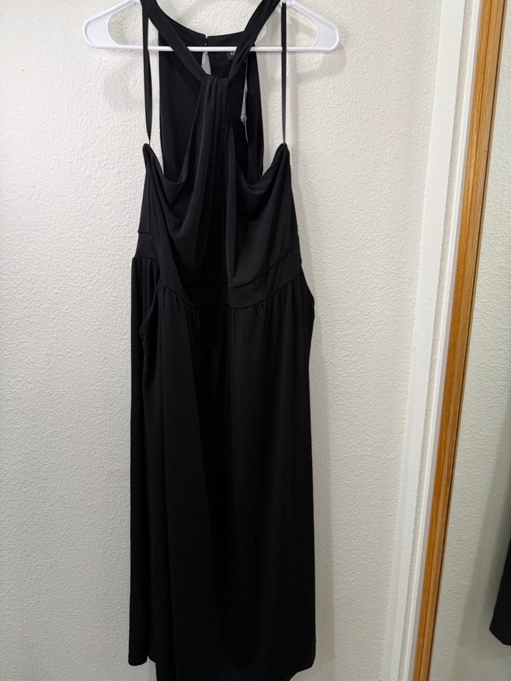 2X Torrid Women's Black Sleeveless Maxi Dress with Twist Back